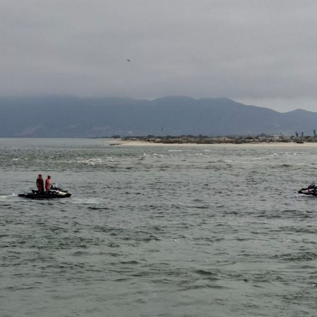 Menor de 16 Años Desaparece en Tras Ingresar al Mar en Ensenada
