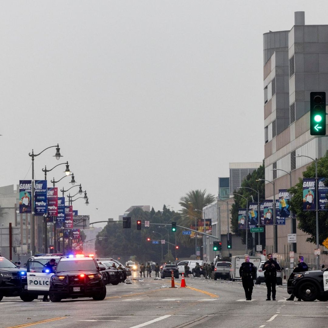Policía de Los Ángeles Declara "Alerta Táctica" y Llama a Servicio a Todos sus Elementos