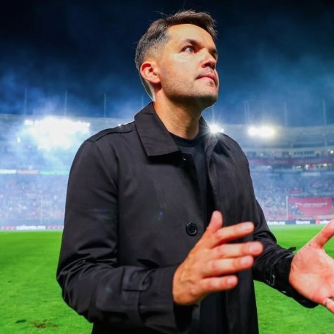 Nicolás Larcamón llegará a Cruz Azul para ocupar el lugar que dejó vacante el técnico Vicente Sánchez. Foto Instagram: nlarcamon