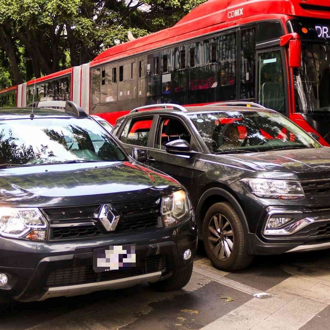 Autos circulando en la CDMX
