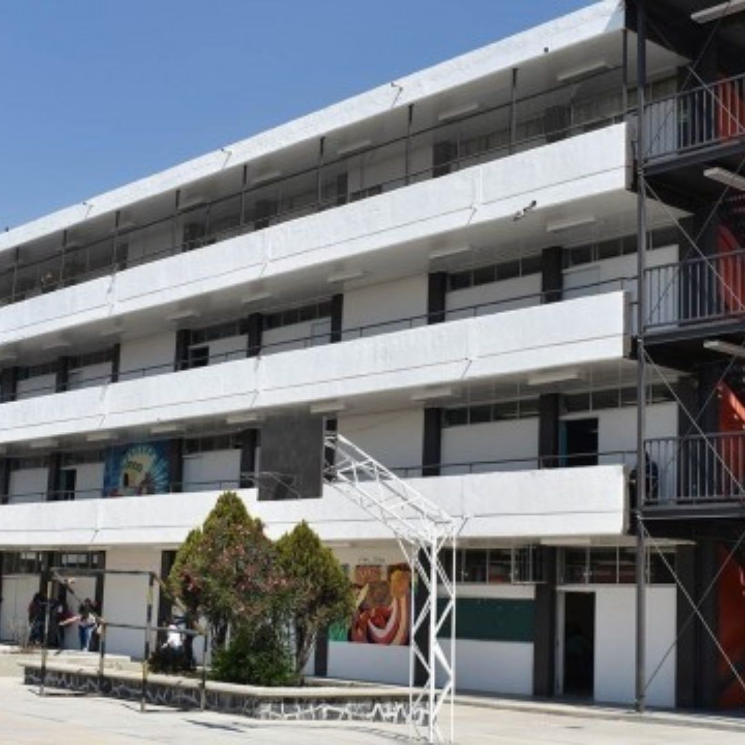 Alumno de Secundaria Amenaza con Pistola a Compañeros de Salón en la GAM