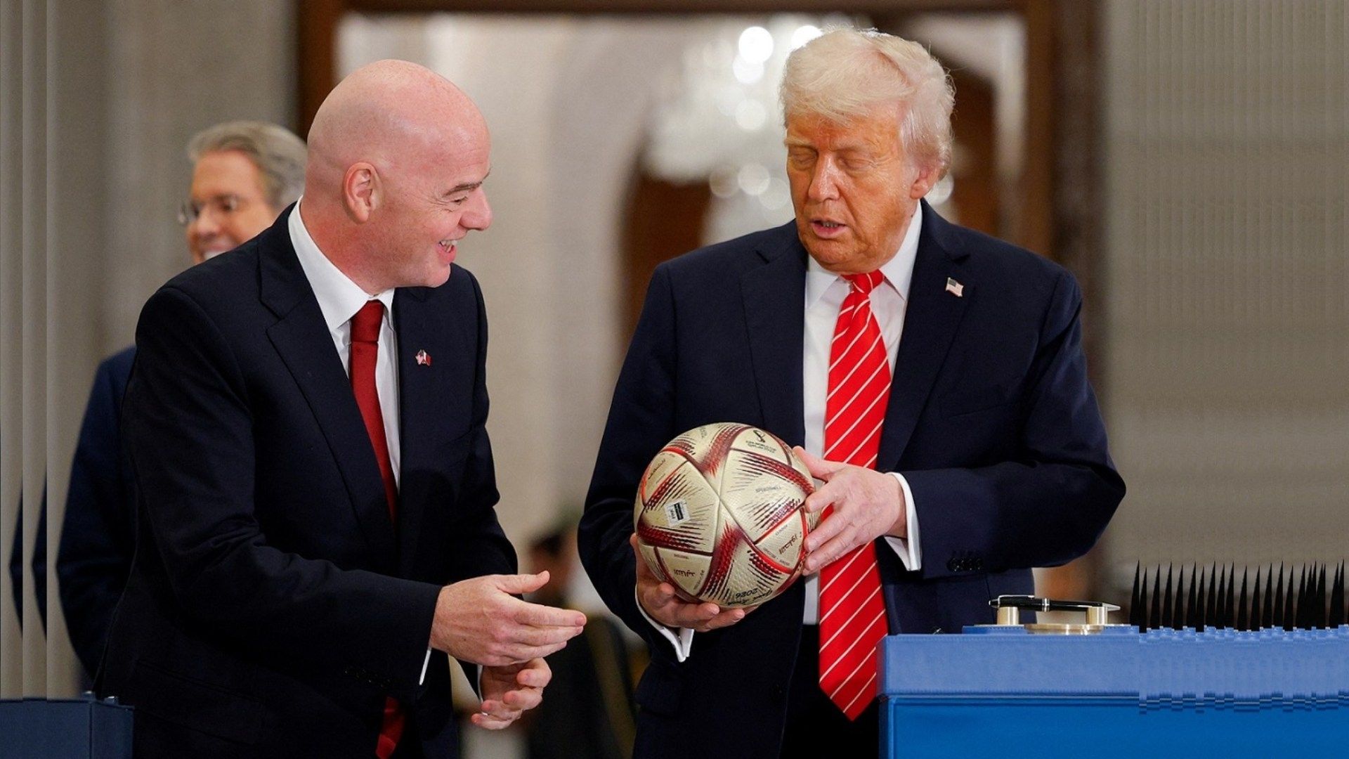 Gianni Infantino dice que cada país tiene sus propias políticas, pero que la FIFA promueve la unión.