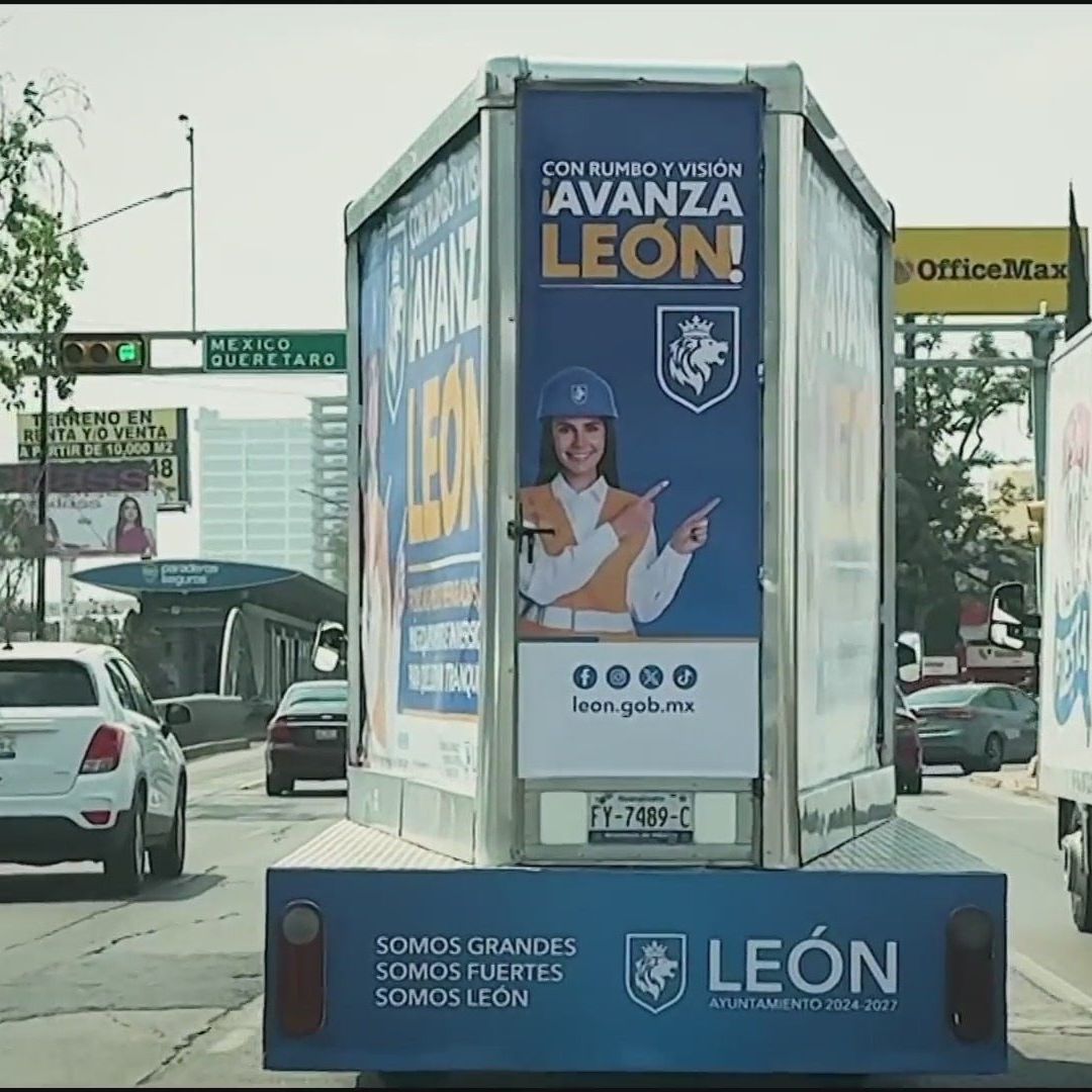 En León, Quitan Espectaculares con Imagen de la 'Doble' de la Alcaldesa Alejandra Gutiérrez