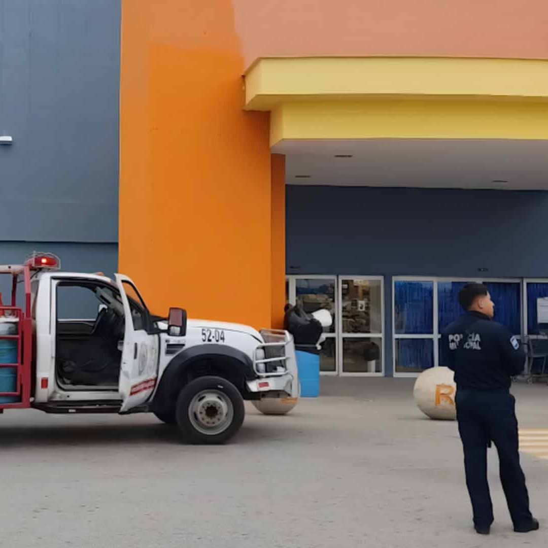 Falsa Amenaza de Bomba en Tres Centros Comerciales Causa Alarma en Coahuila