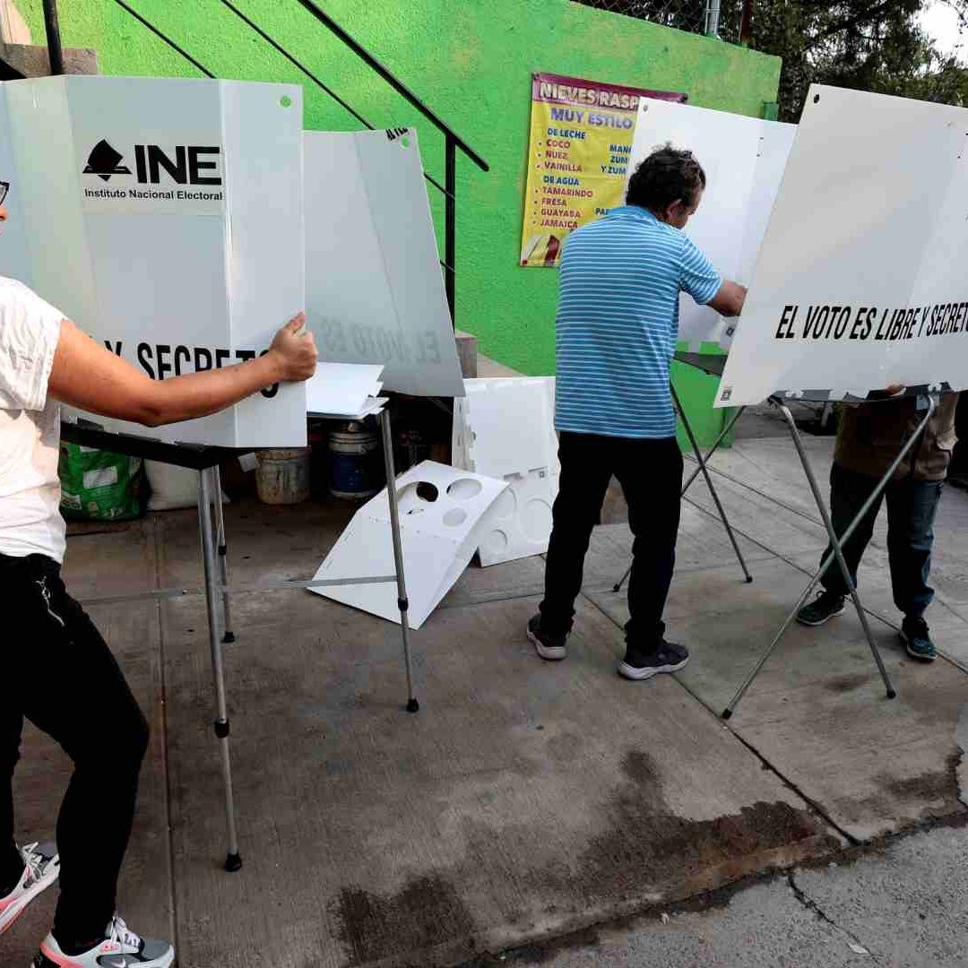 INE instala casillas e inicia la fiesta electoral de México