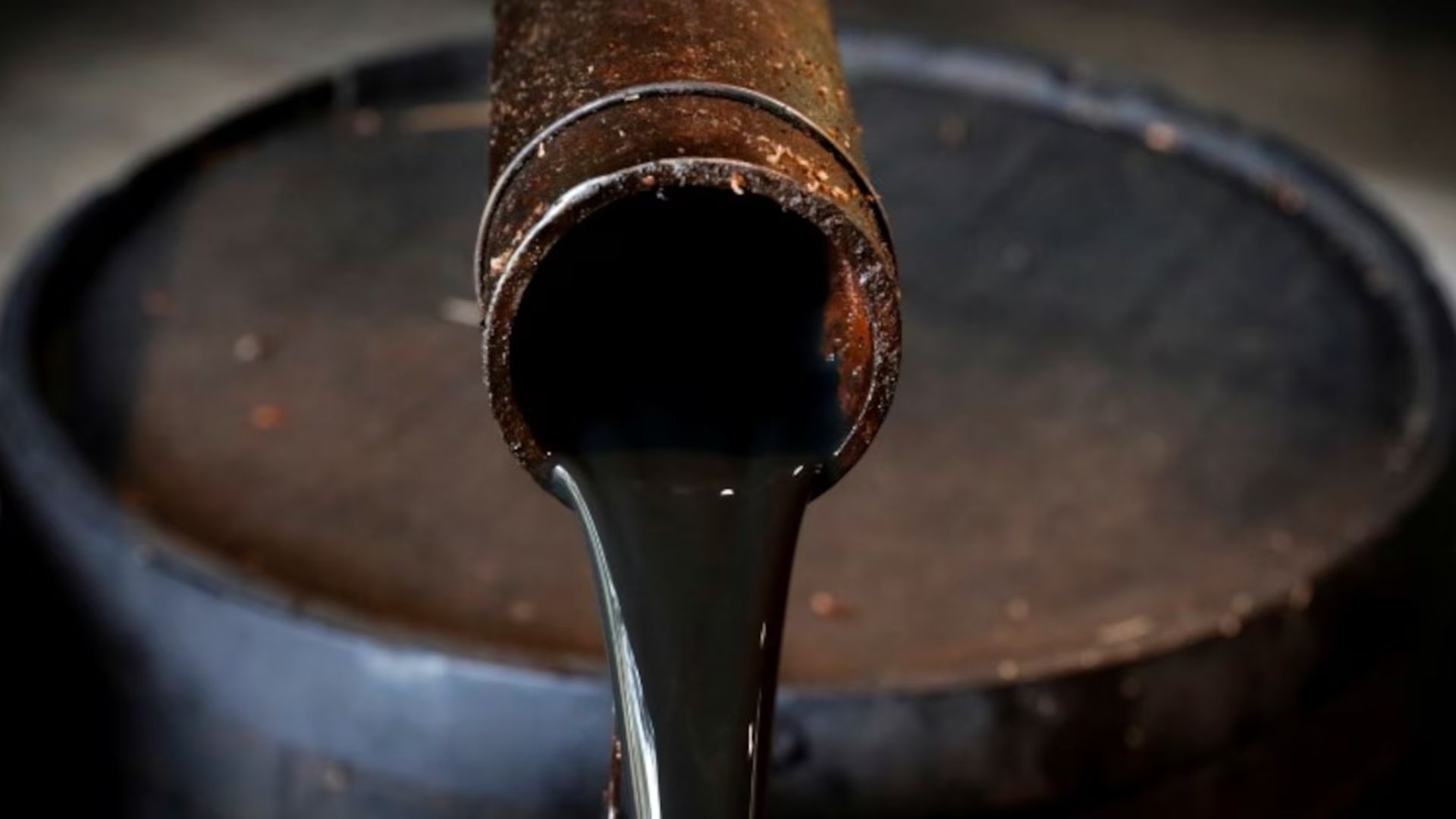 Tensión en Medio Oriente: Petróleo se Dispara y Alcanza su Nivel Más Alto en Más de 2 Meses