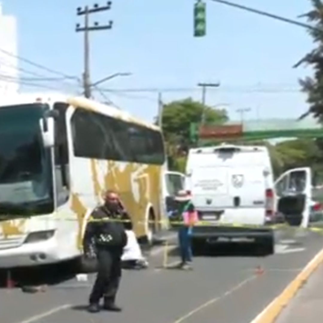 Mecánico Muere Prensado por Autobús que Reparaba en CDMX