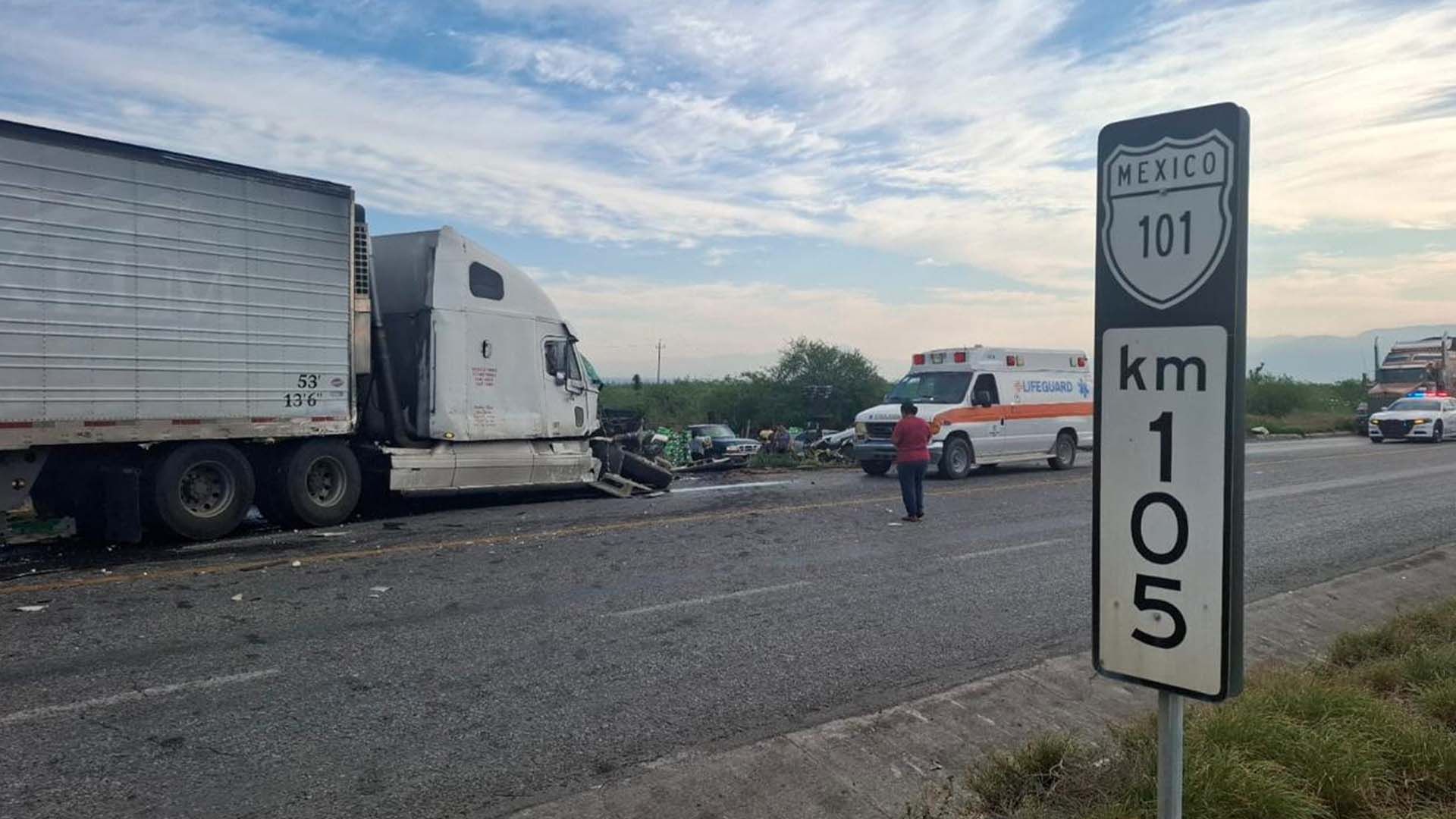 Registran Rapiña de Aguacates Luego de Accidente Carretera de Tamaulipas