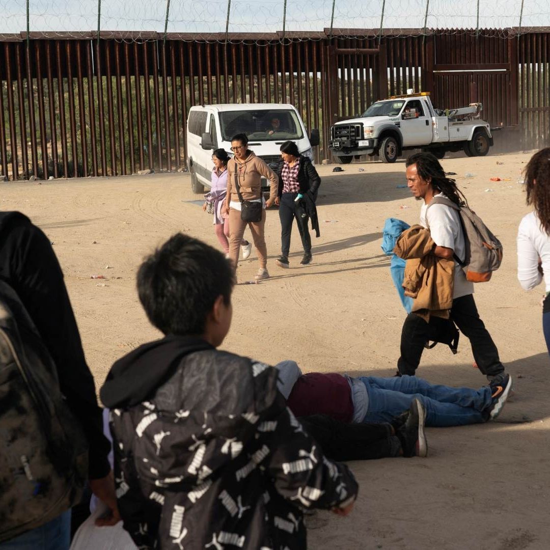 Migrantes en la frontera entre México y Estados Unidos