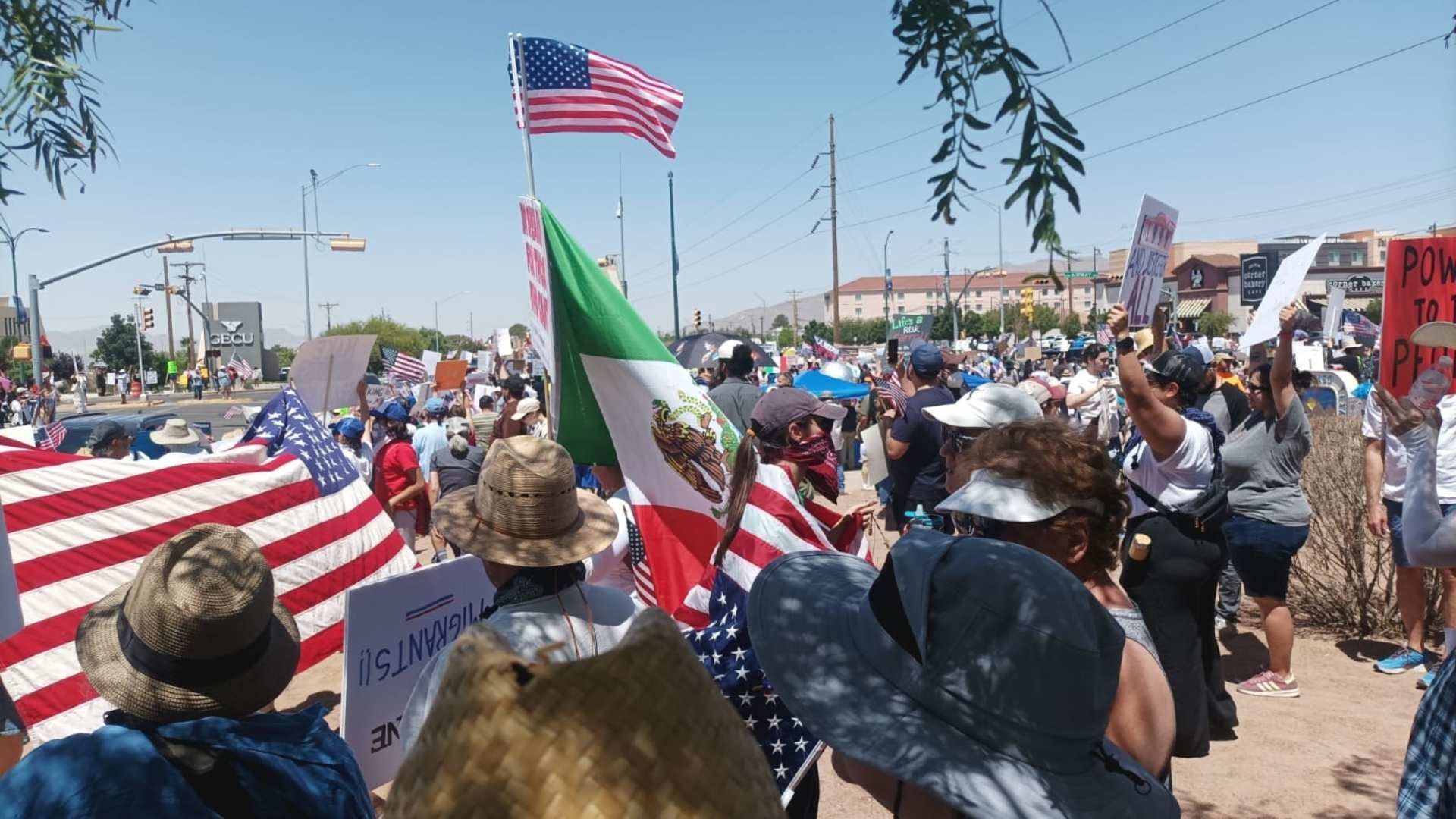 Realizan Protesta en El Paso, Texas, Contra Políticas Migratorias de Donald Trump