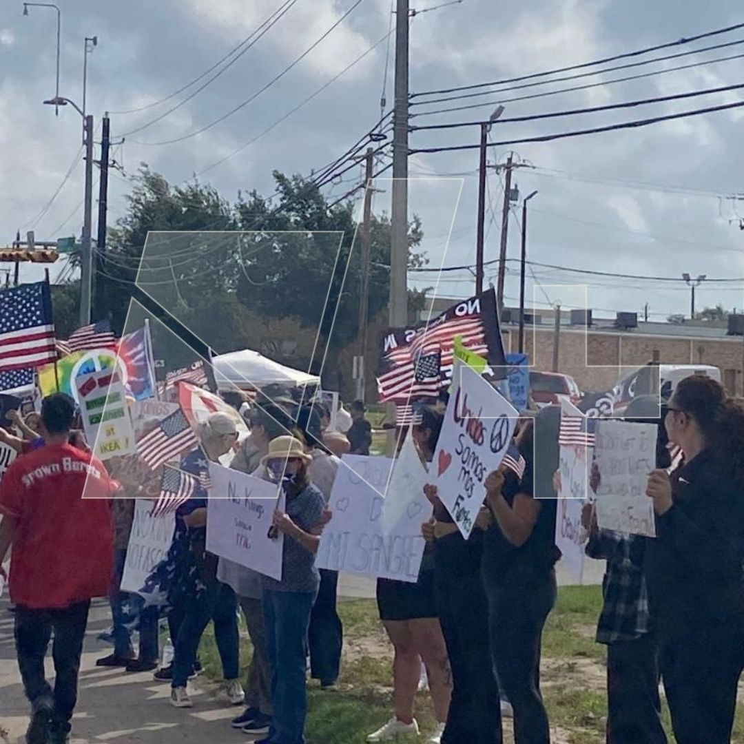 'No Kings Day' en Texas: Harlingen y Brownsville Protestan Contra Políticas Migratorias de Trump
