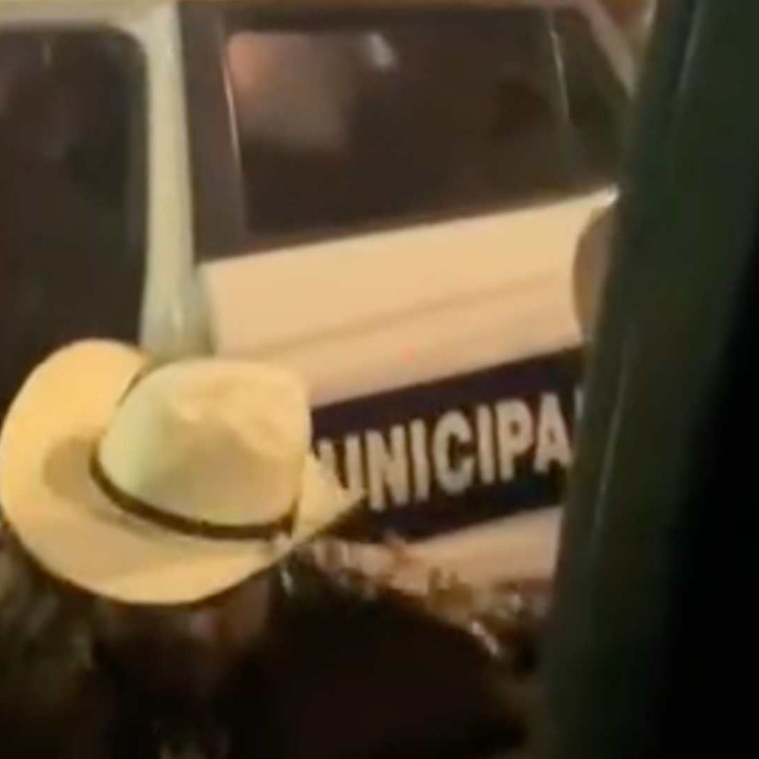 Sujeto en Estado de Ebriedad Roba Patrulla y Se Impacta en Papelería de Hermosillo