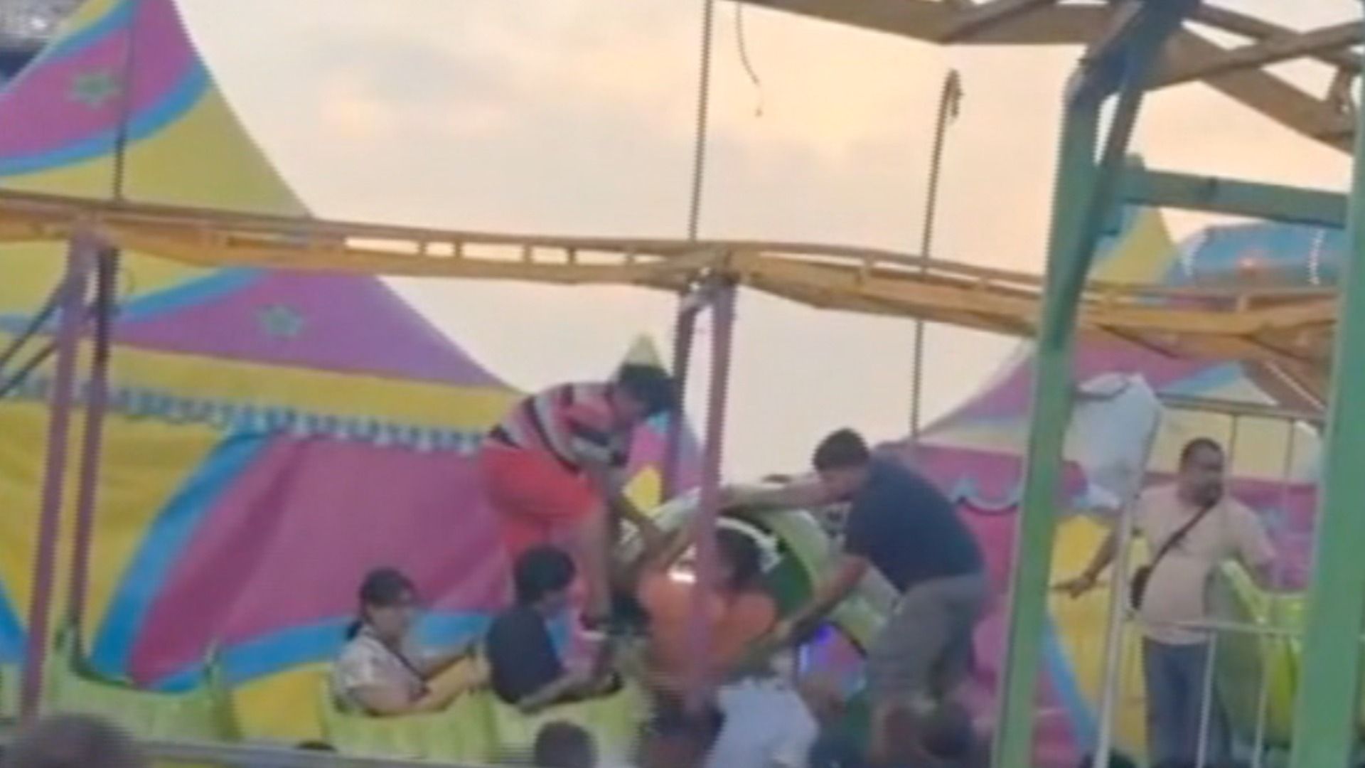 Accidente en juego mecánico de feria en Guadalupe, Nuevo León