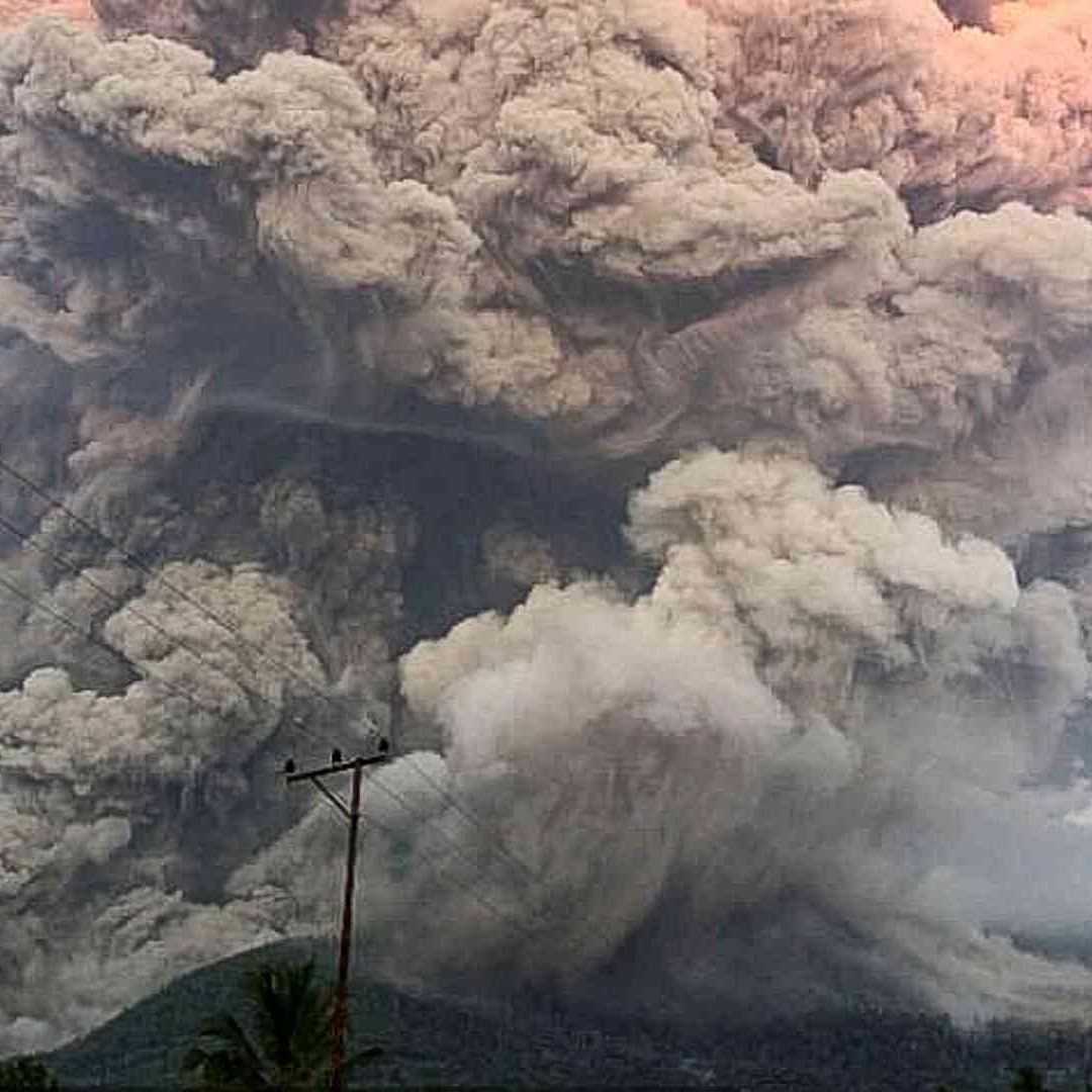 Erupción del volcán Lewotobi Laki-laki en Indonesia