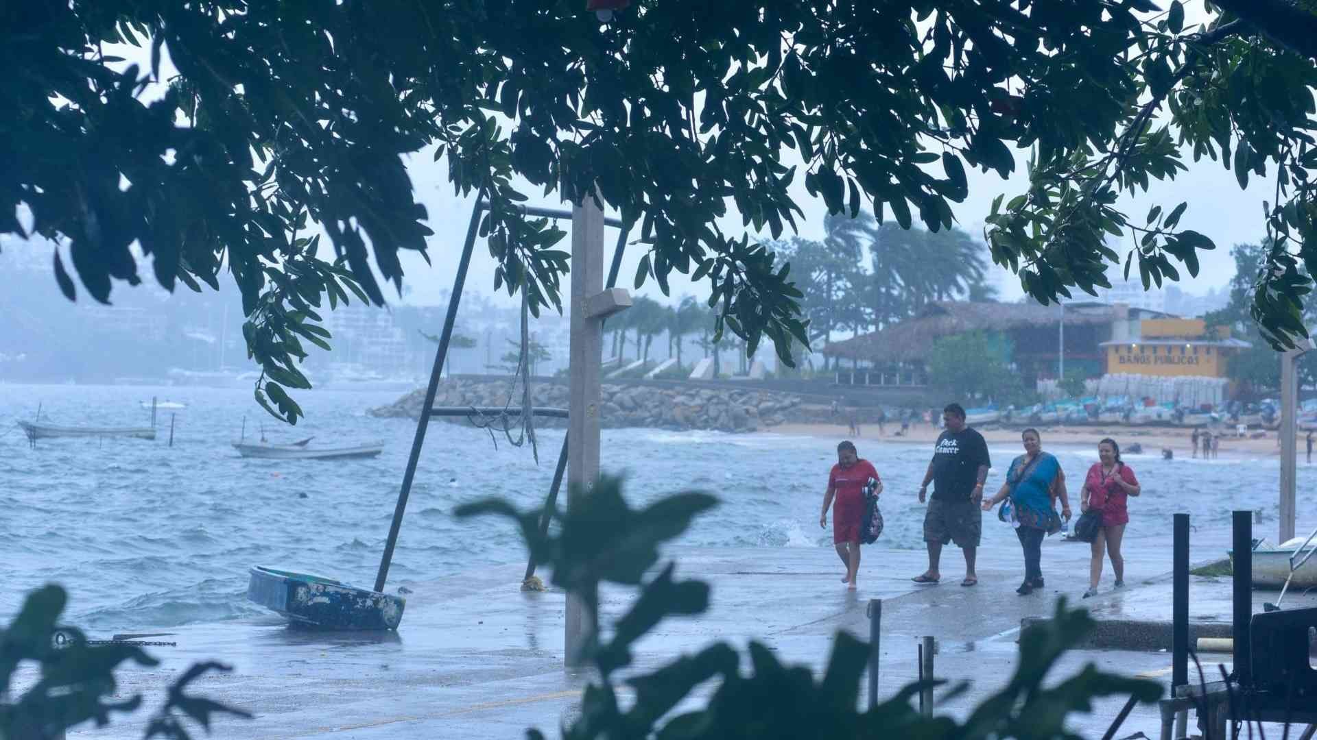 La tormenta tropical Erick, provocará lluvias en varios estados del país