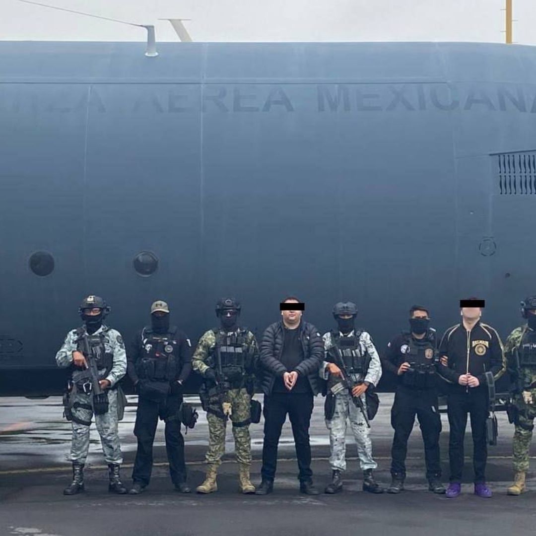 Las fuerzas castrenses aseguraron diversas armas.