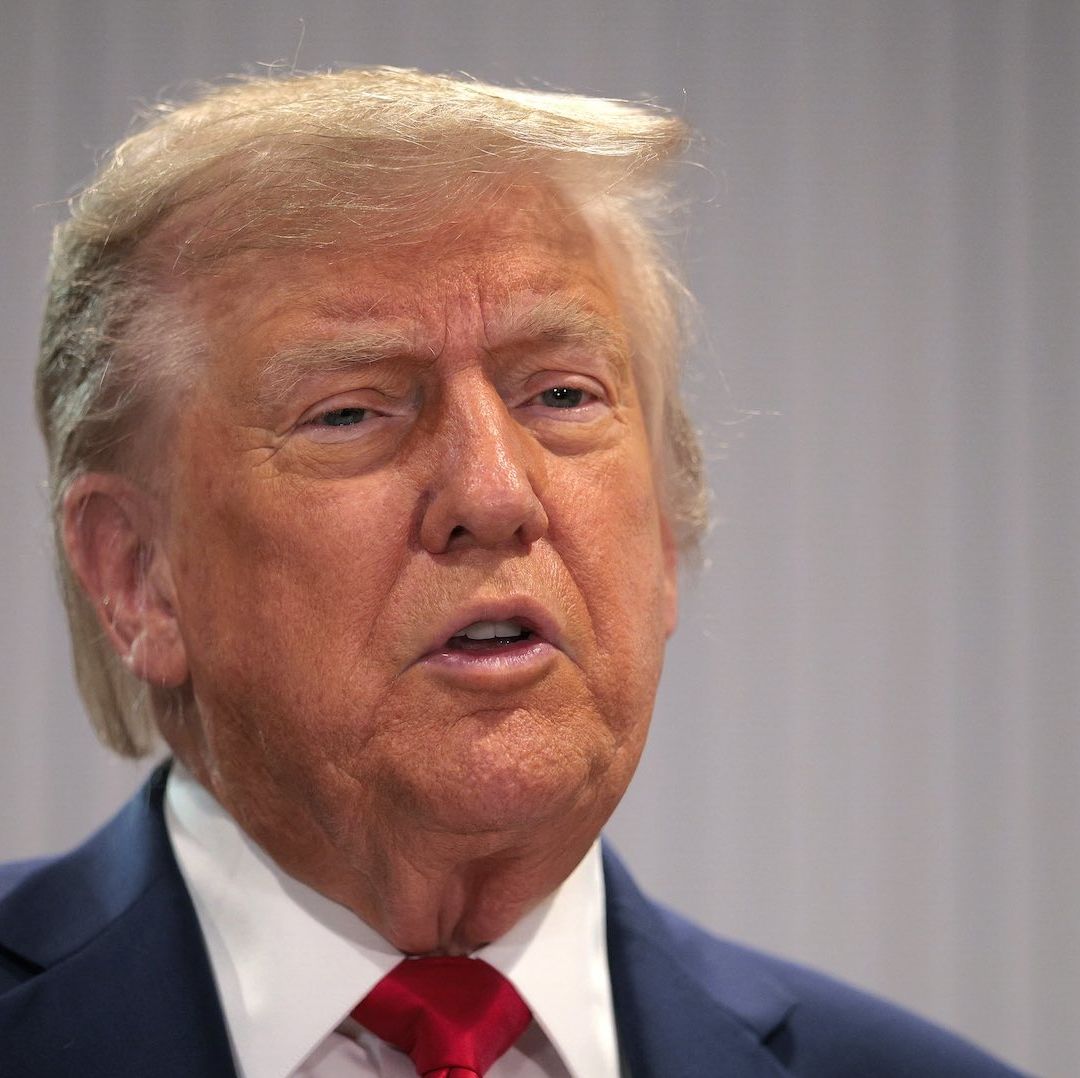 Donald Trump se reúne con equipo en el ‘situation room’