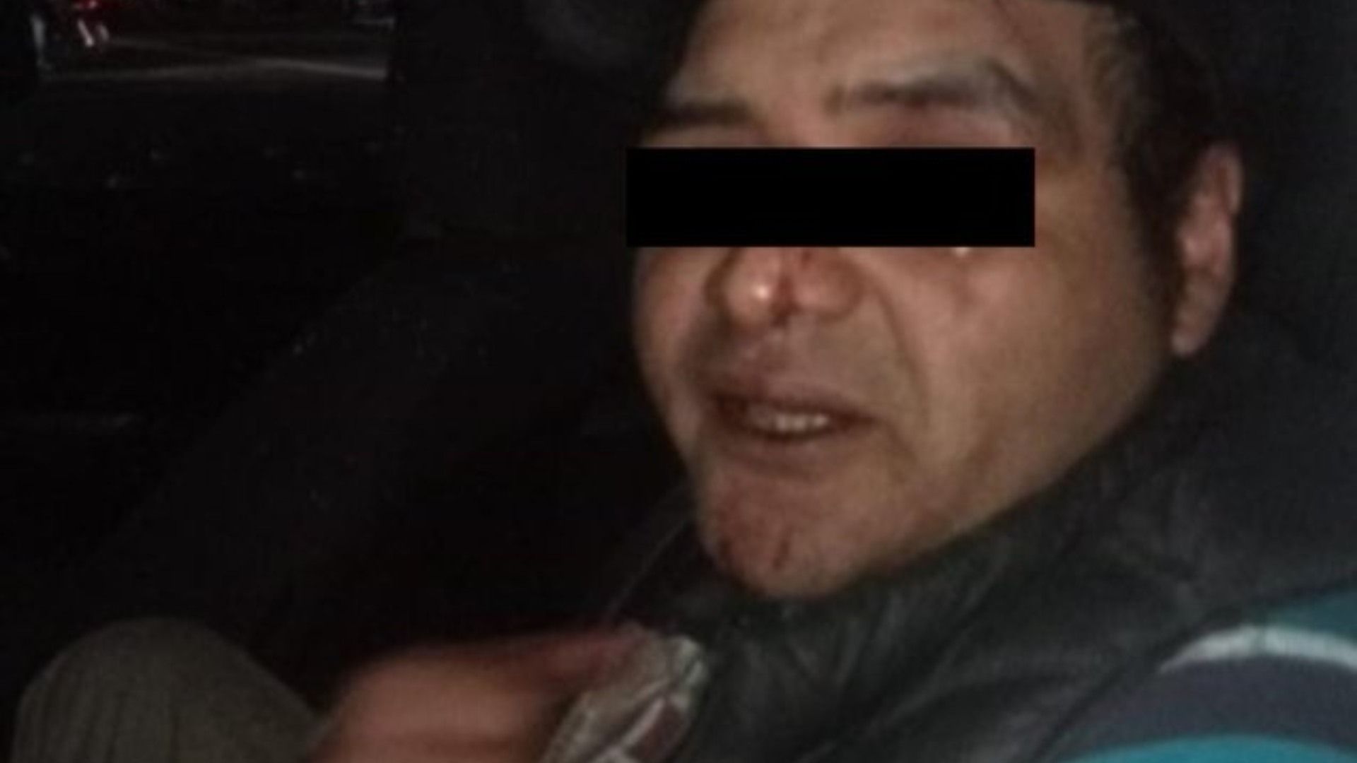 Cae sujeto grabando a menor en un baño en una tienda en Tlalnepantla