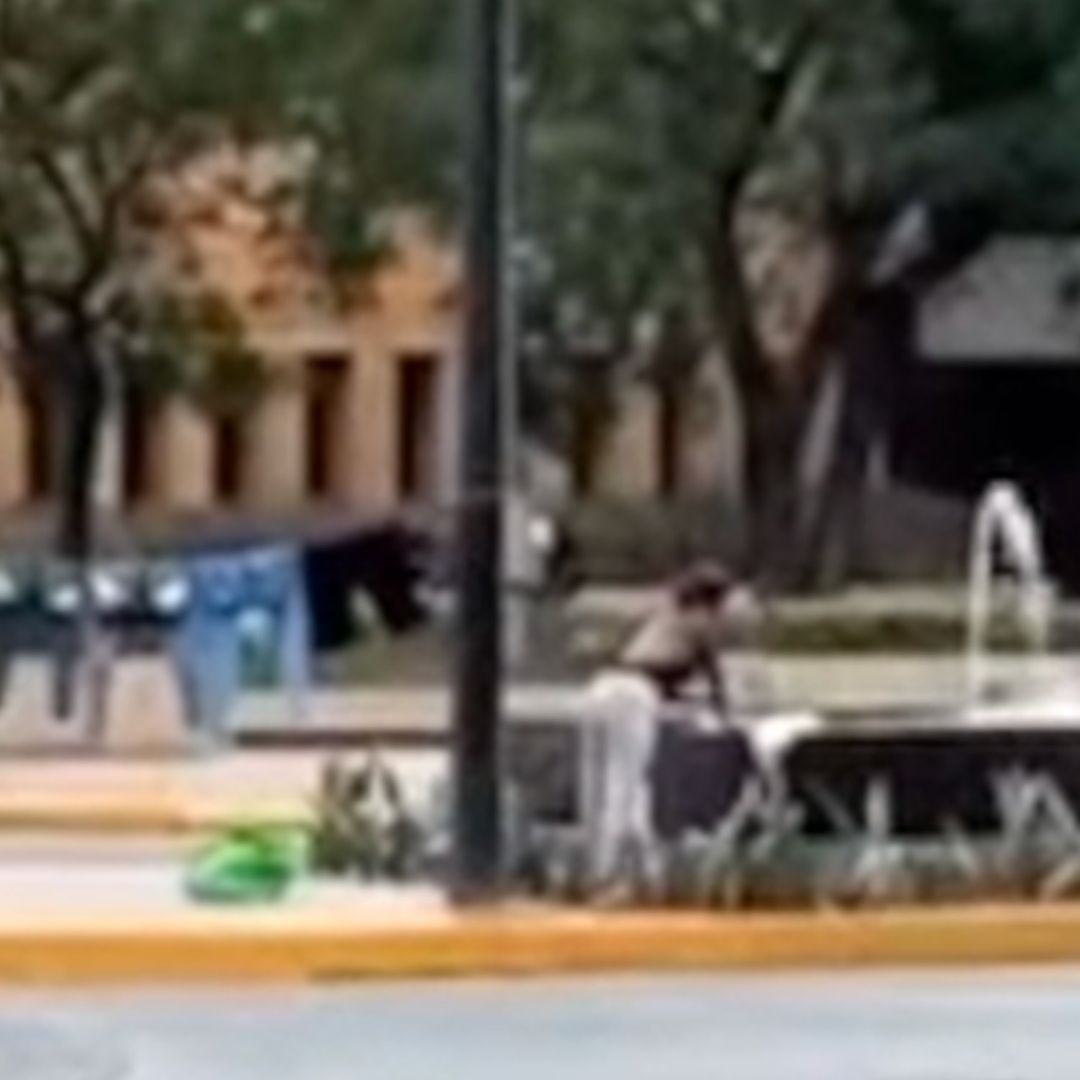 Mujer Usa Fuente como Lavadero: Video Muestra cómo Tendía Ropa en Plena Calle