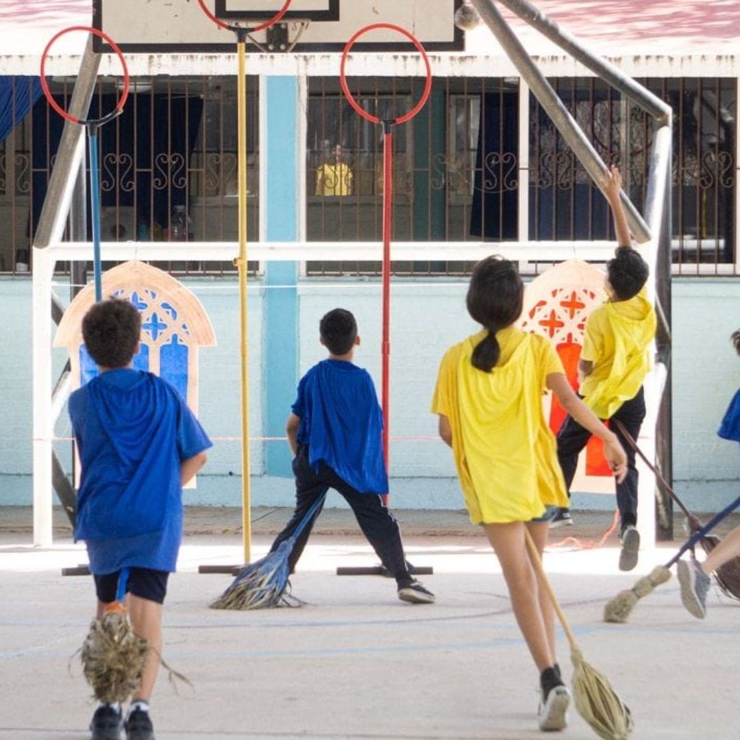 Estudiantes de Primaria Hacen Torneo de Quidditch de Harry Potter