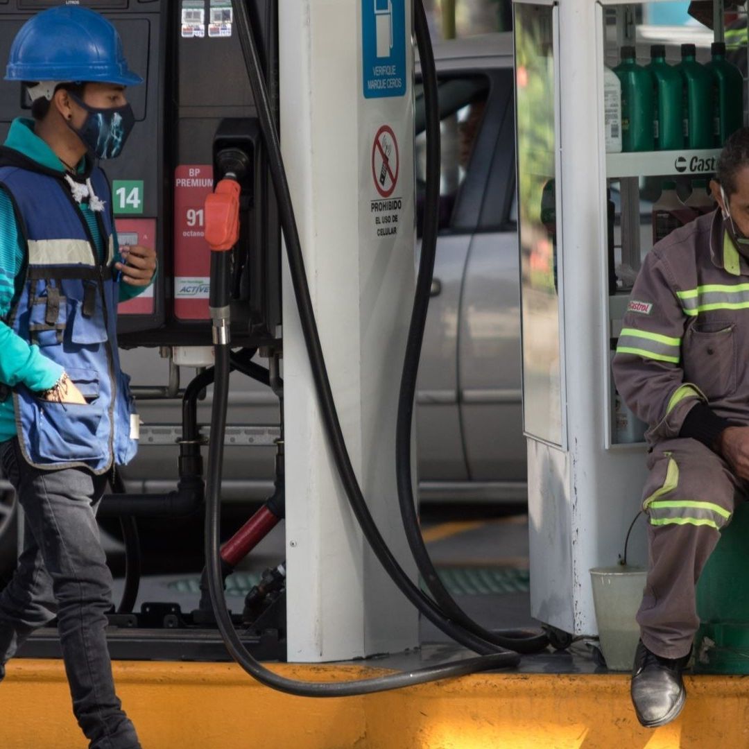 ¿Y la Ley Silla? Empleados Usan Botes a Falta de Asientos en Sus Lugares de Trabajo