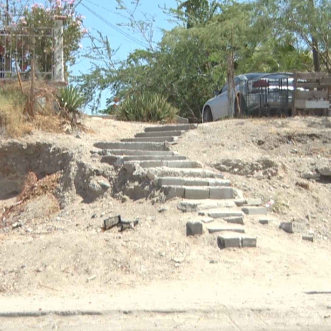 Hombre es Herido por Una Bala Perdida Mientras Descansaba en Escalinatas de Hermosillo