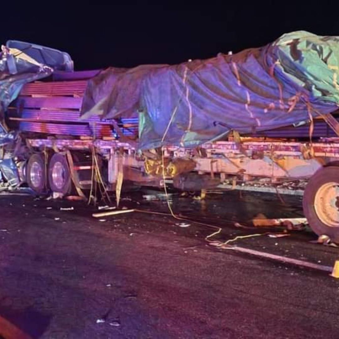 Choque Entre Trailers Deja a Chofer Muerto en Carretera Mexicali-Tijuana