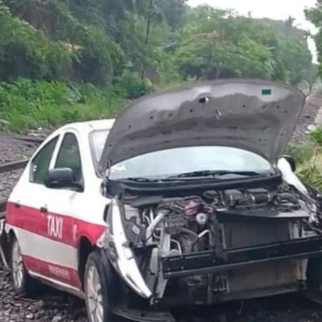 Taxi Embestido Tren en las Vías Paraje Nuevo, Amatlán de los Reyes, Veracruz