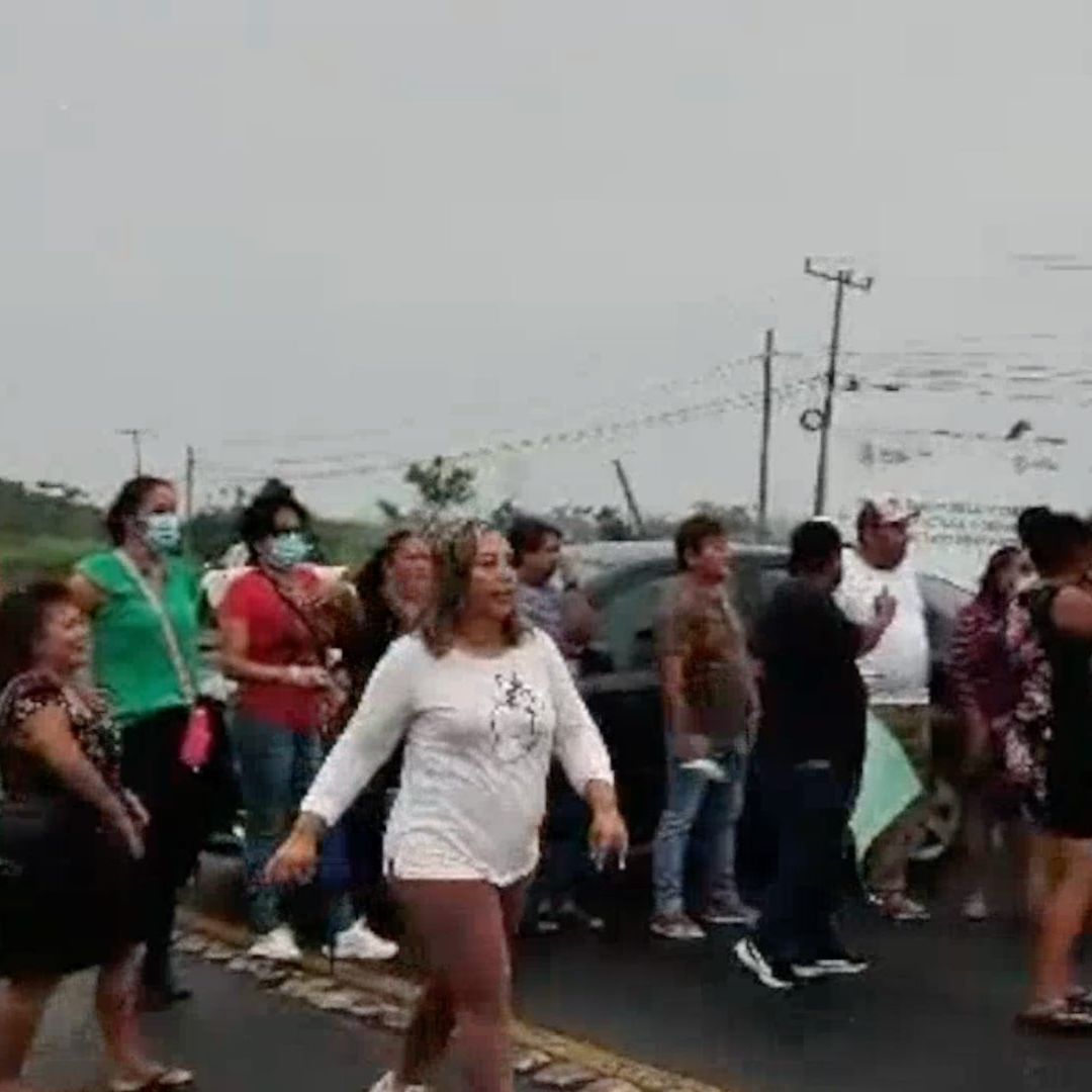 Bloqueo Carretera Coatzacoalcos -Villahermosa Hoy 19 de Junio. Manifestación Olores a Químicos