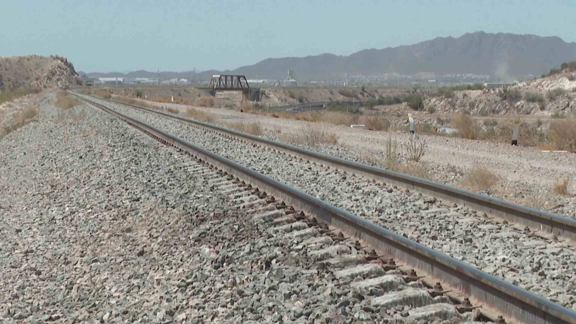 Sujeto Pierde la Vida al Ser Embestido por Un Tren de Carga en Hermosillo
