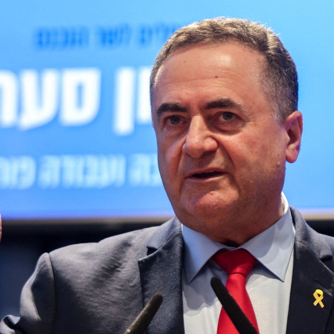 Ministro de Defensa Israelí Advierte que Alí Jamenei No Puede "Seguir Existiendo"