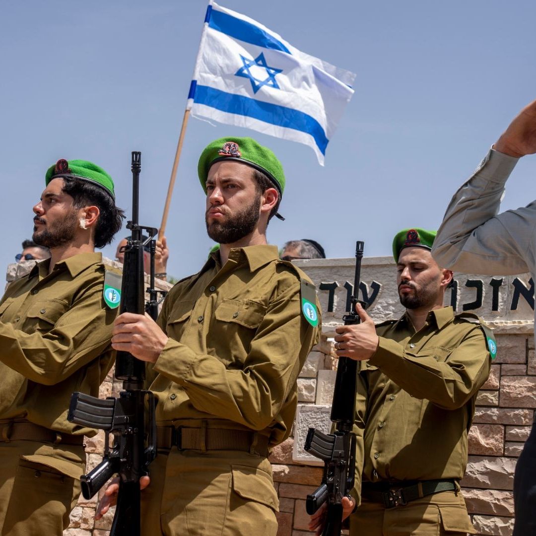 El Ejército israelí y Hezbolá, respaldado por Irán y que cuenta con un importante peso político en Líbano, mantienen una serie de enfrentamientos desde el 8 de octubre. Foto AP