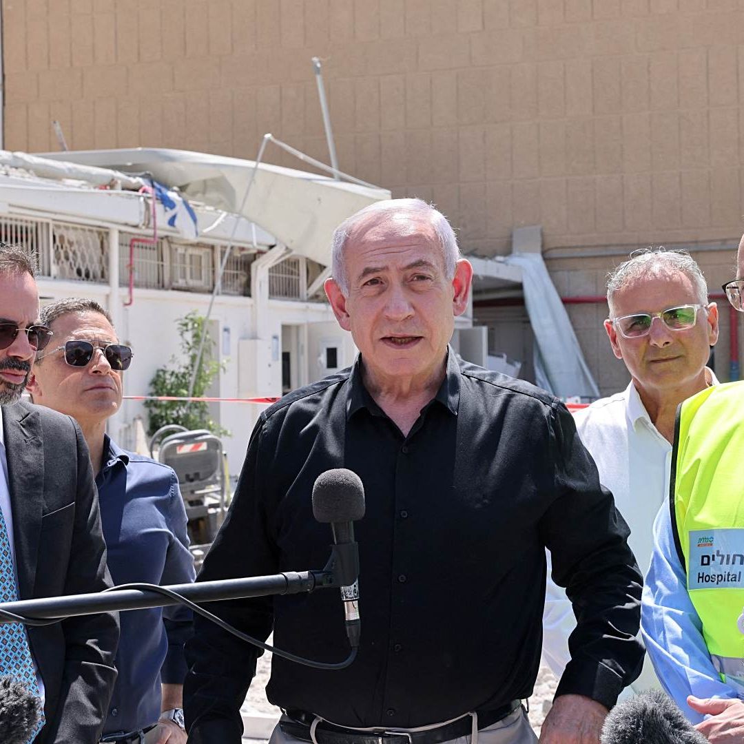 Netanyahu visita el complejo hospitalario Soroka, que fue alcanzado por un misil