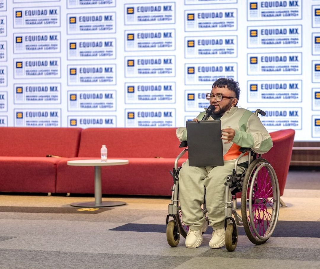 Activista, conferencista, consultor y artista, la diversidad de Guz se encuentra también en sus múltiples actividades, capacidades y luchas, siempre con un enfoque social y de inclusión