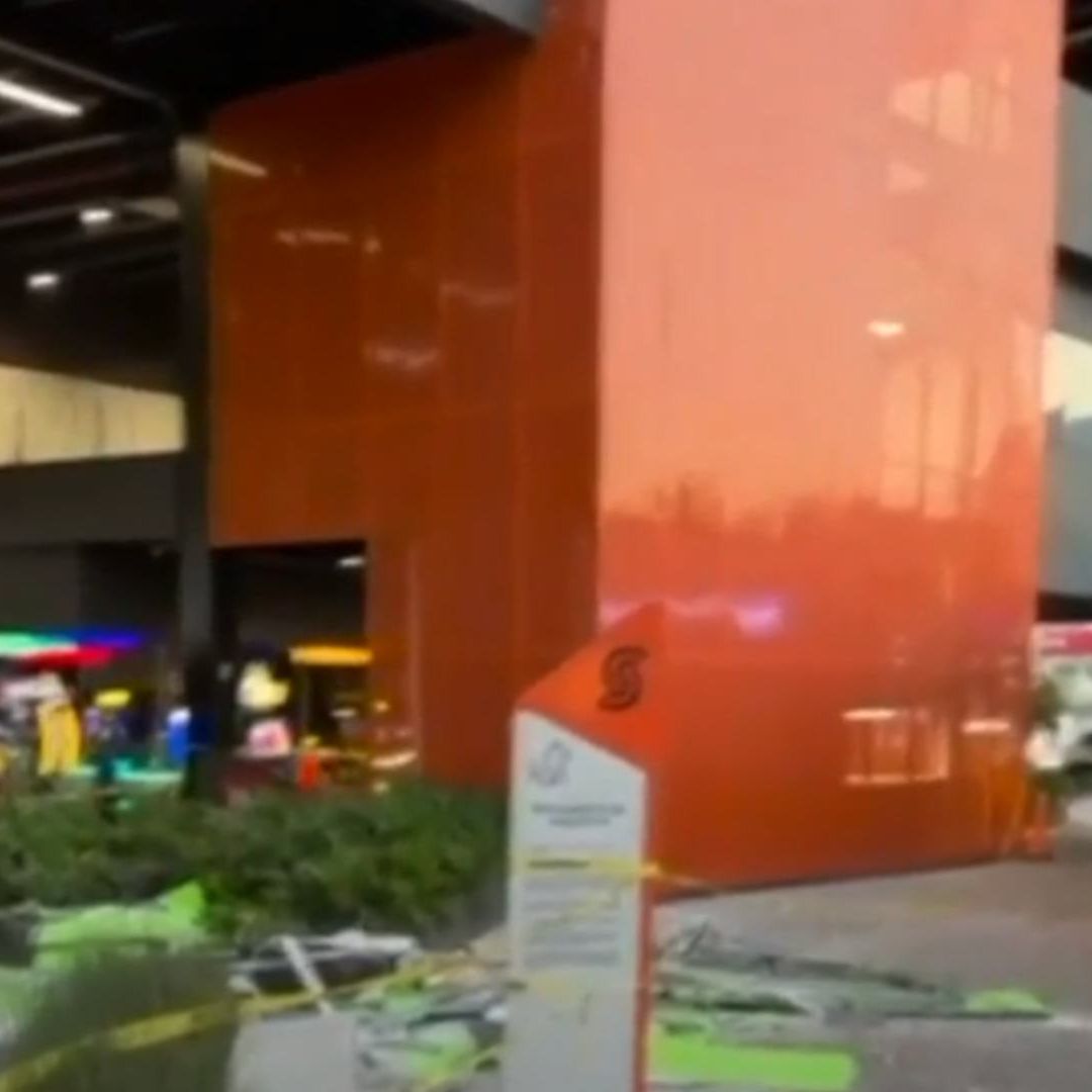 Cae Estructura en Plaza Comercial de Cumbres en Monterrey
