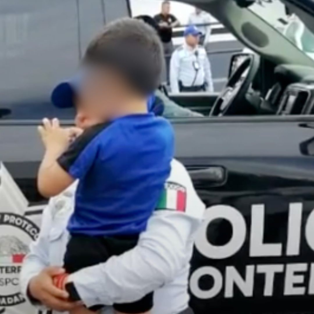 Policía de Monterrey rescata a menor abandonado