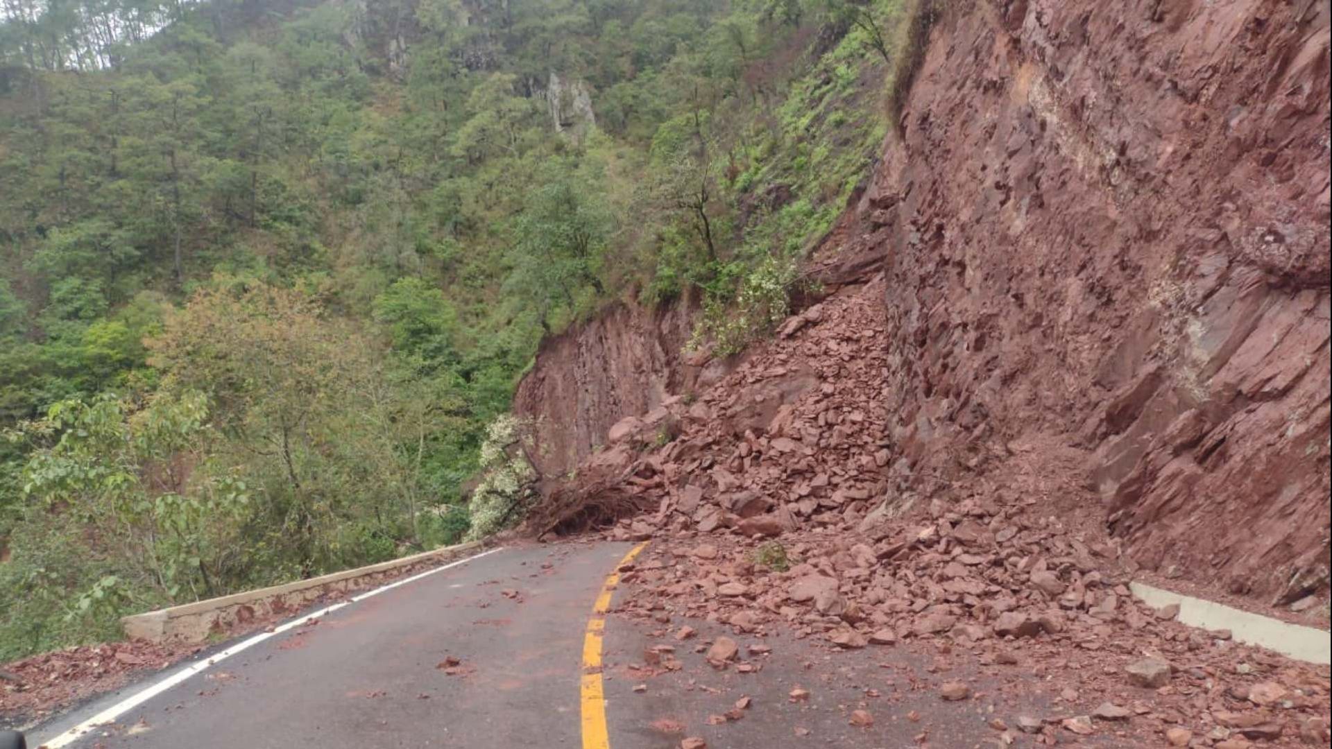 Cierre Total por Derrumbe en Carretera Tepango de Rodríguez–Tlamanca de Hernández, Sierra Norte de Puebla