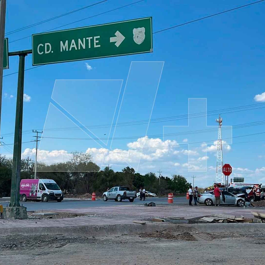Por Omitir Señal de Alto Causa Choque en Carretera Rumbo Nuevo