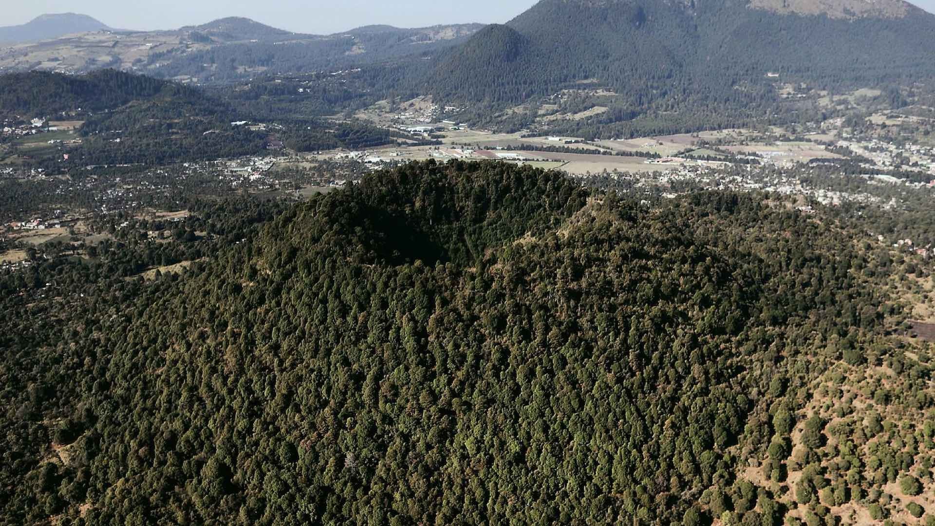 Imagen aérea del volcan Xitle, al sur de la Ciudad de México