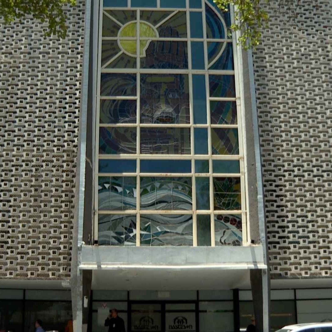 Rescatan a Dos Adultas Mayores Atrapadas en Elevador de las Oficinas de Isssteson en Hermosillo