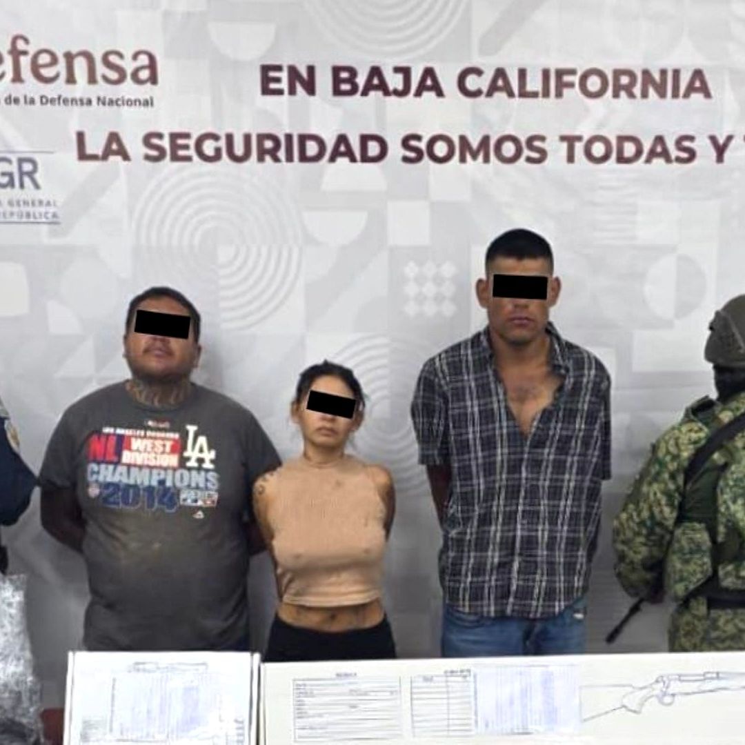 Detienen a Tres Personas Armadas en Ensenada