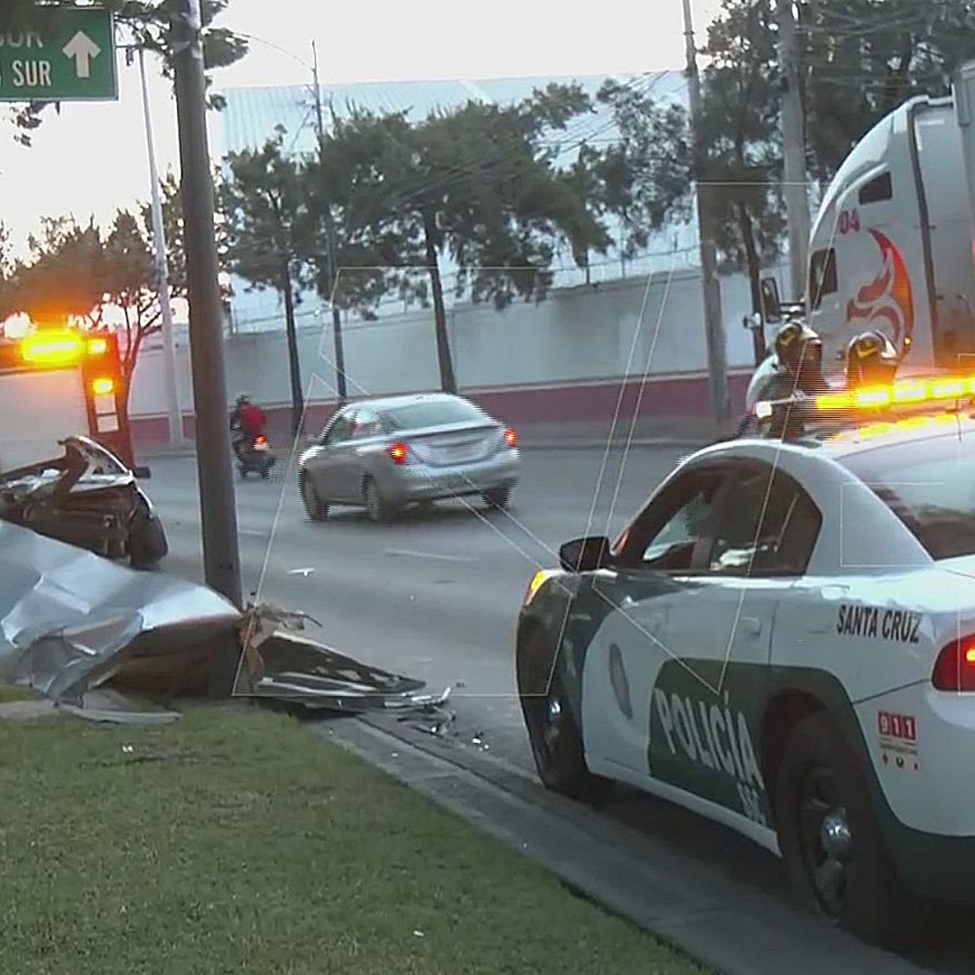 Muere Automovilista Tras Impactarse con Tráiler y Destrozar Carro en Iztapalapa