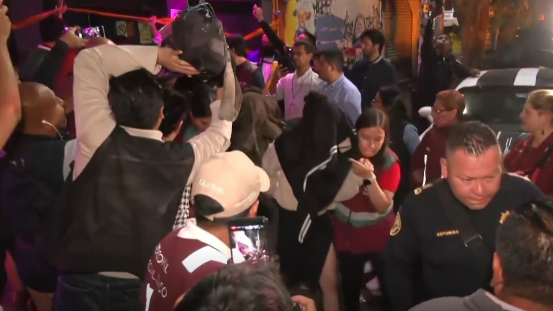Rescatan a Ocho Jóvenes Encerradas en Bar de CDMX