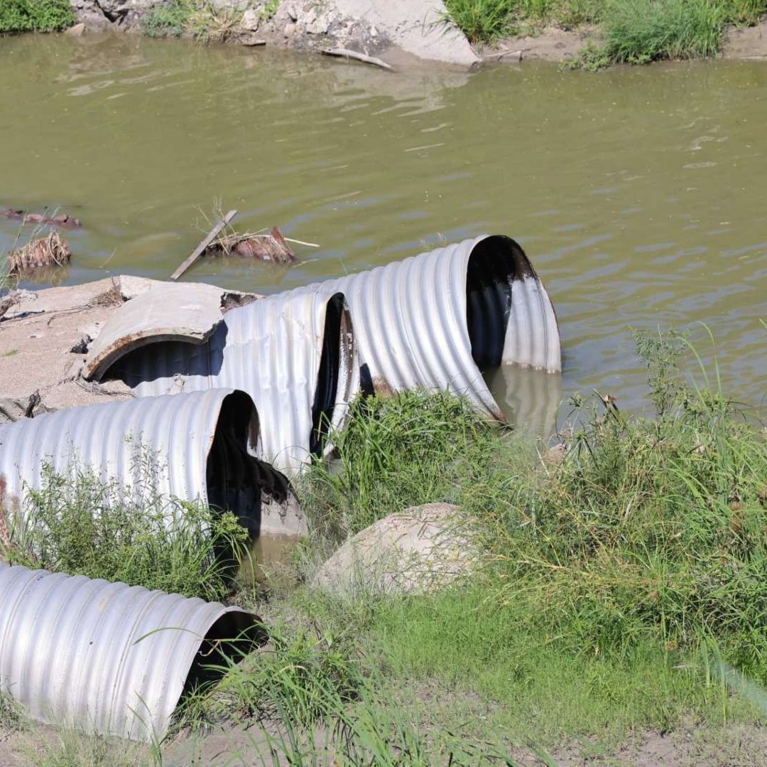 Se indica que ha habido “agua contaminada vertida hacia South Bay".