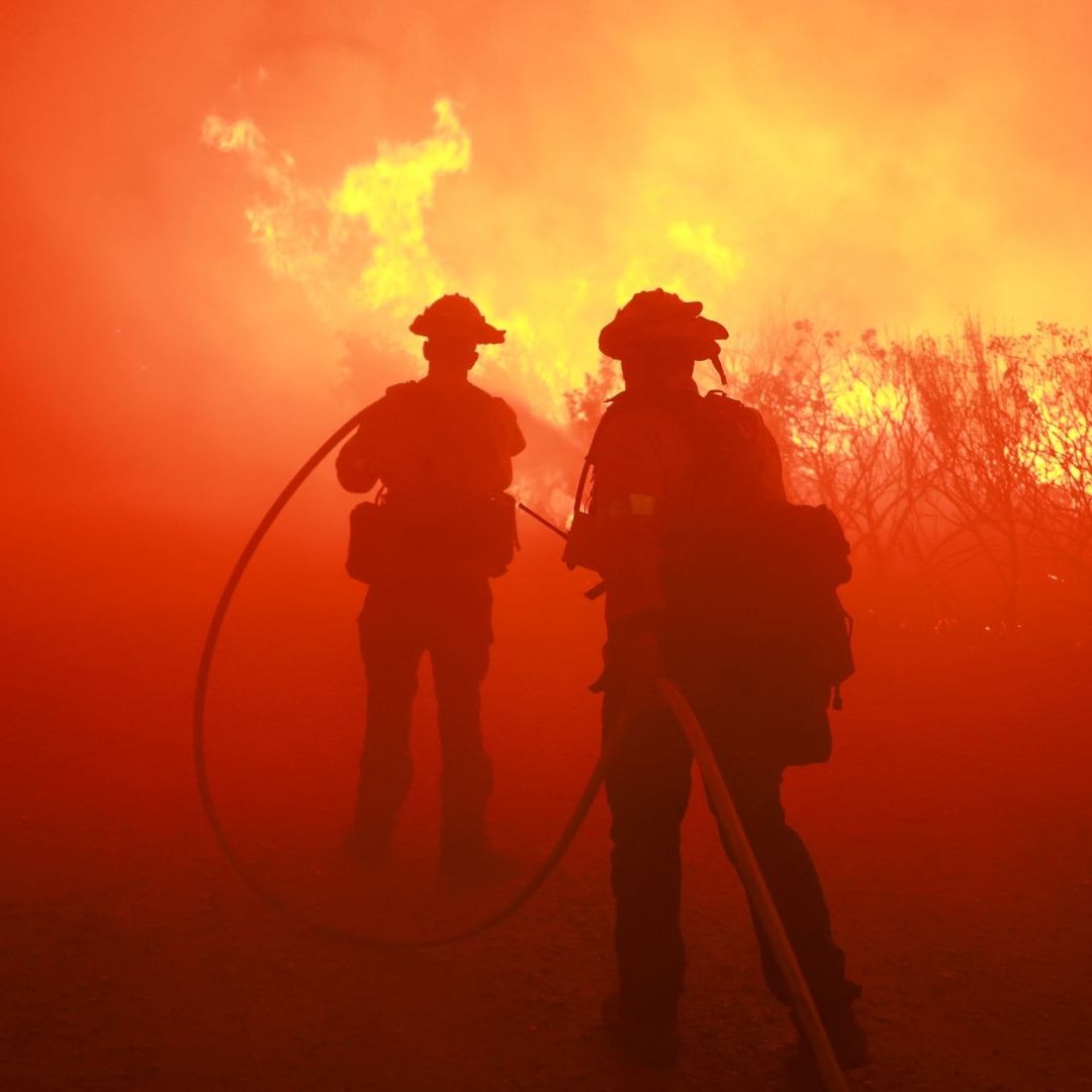 Incendio en Los Ángeles, California, provoca evacuación de 1,200 personas