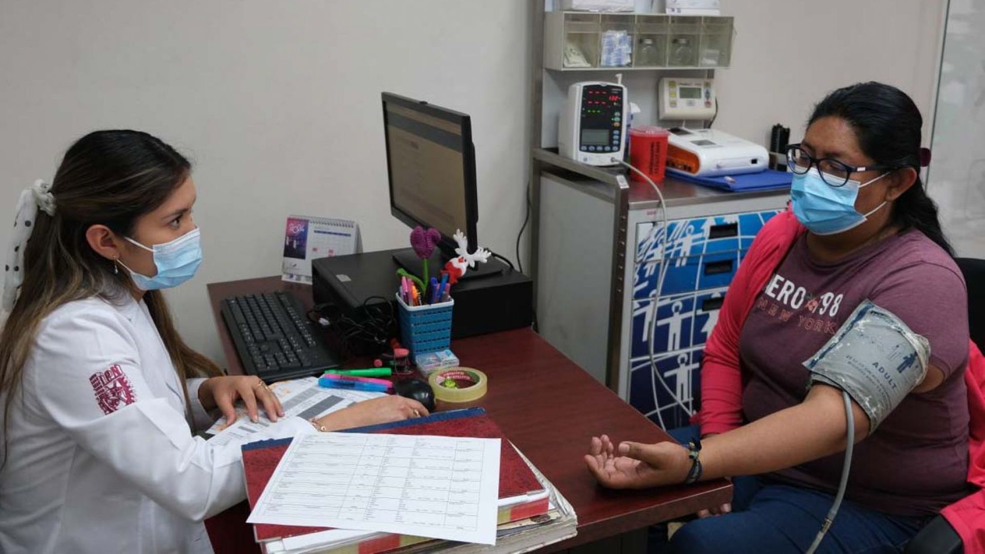 La Secretaría de Salud dio a conocer el monto de las becas que reciben las internos de pregrado y pasantes de servicio social