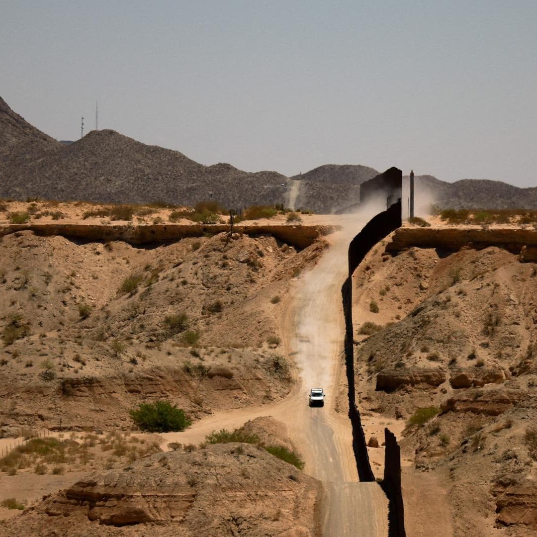 El Pentágono informó que se crearán dos bases militares para ayudar a reducir los cruces migratorios en la frontera.
