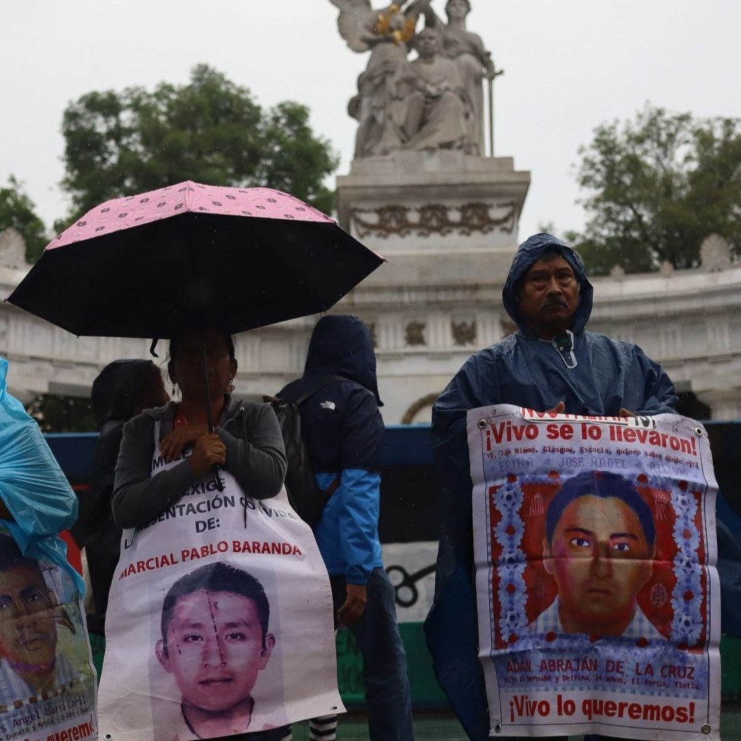 SCJN Ordena a FGR Hacer Pública la Carpeta del Caso de la Desaparición de los 43 de Ayotzinapa