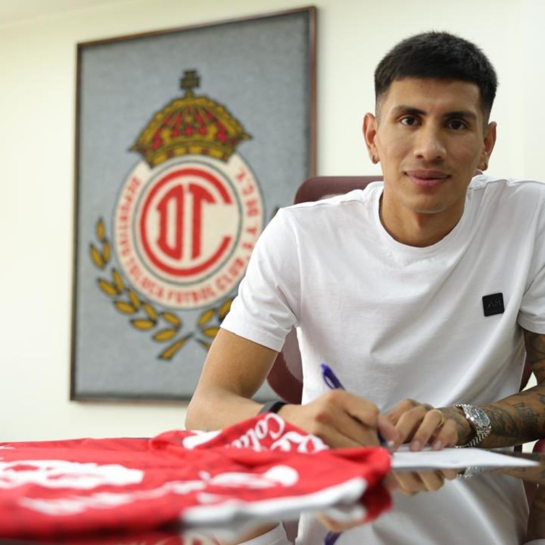 Nico Castillo firmó contrato para reforzar al Club Deportivo Toluca, bajo las órdenes del técnico Antonio Mohamed. Foto: CD Toluca