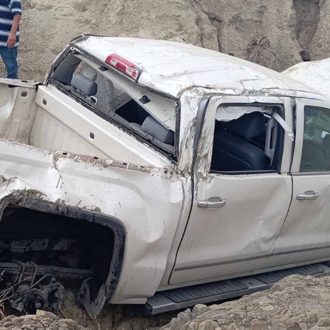 Camioneta Pierde el Control y Cae a Barranco en Tamaulipas